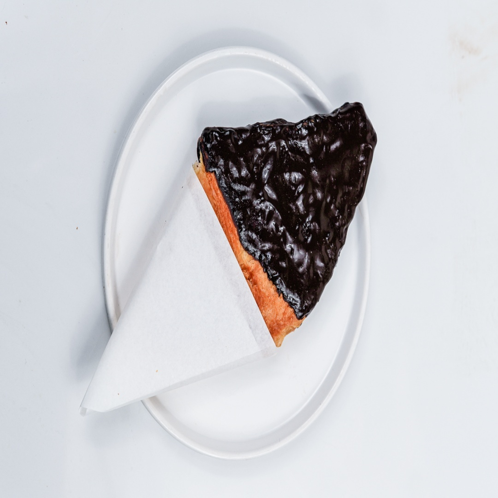 Cariton - Flattened Croisant (Chocolate) 